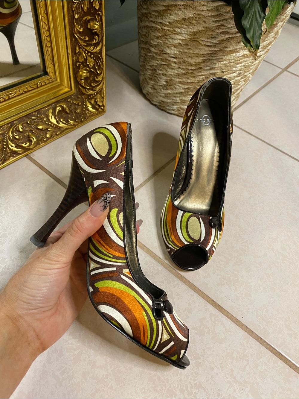Y2K Joey O Retro Swirl Peep-Toe Heels in Brown, Orange & Green